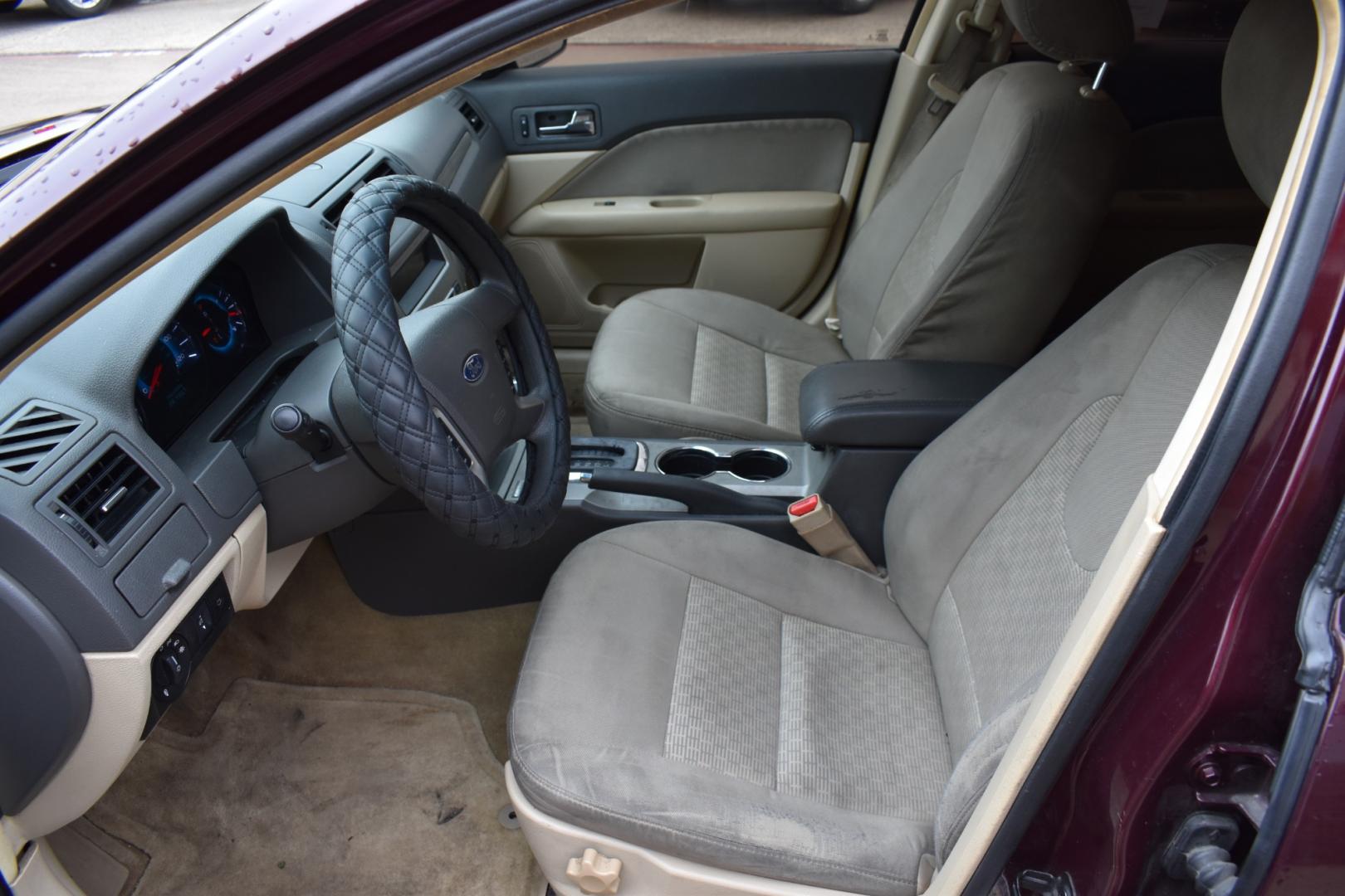 2012 Red /Gray Ford Fusion SE (3FAHP0HA0CR) with an 2.5L L4 DOHC 16V engine, 6 Speed AUTOMATIC transmission, located at 5925 E. BELKNAP ST., HALTOM CITY, TX, 76117, (817) 834-4222, 32.803799, -97.259003 - Photo#7